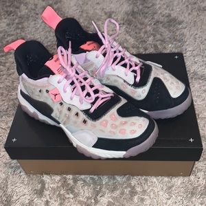 Women’s Jordan delta 2. Purple